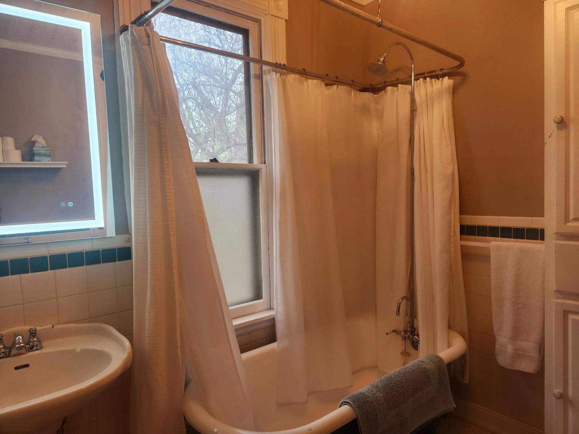 Downen House Bed & Breakfast Pueblo Room photo